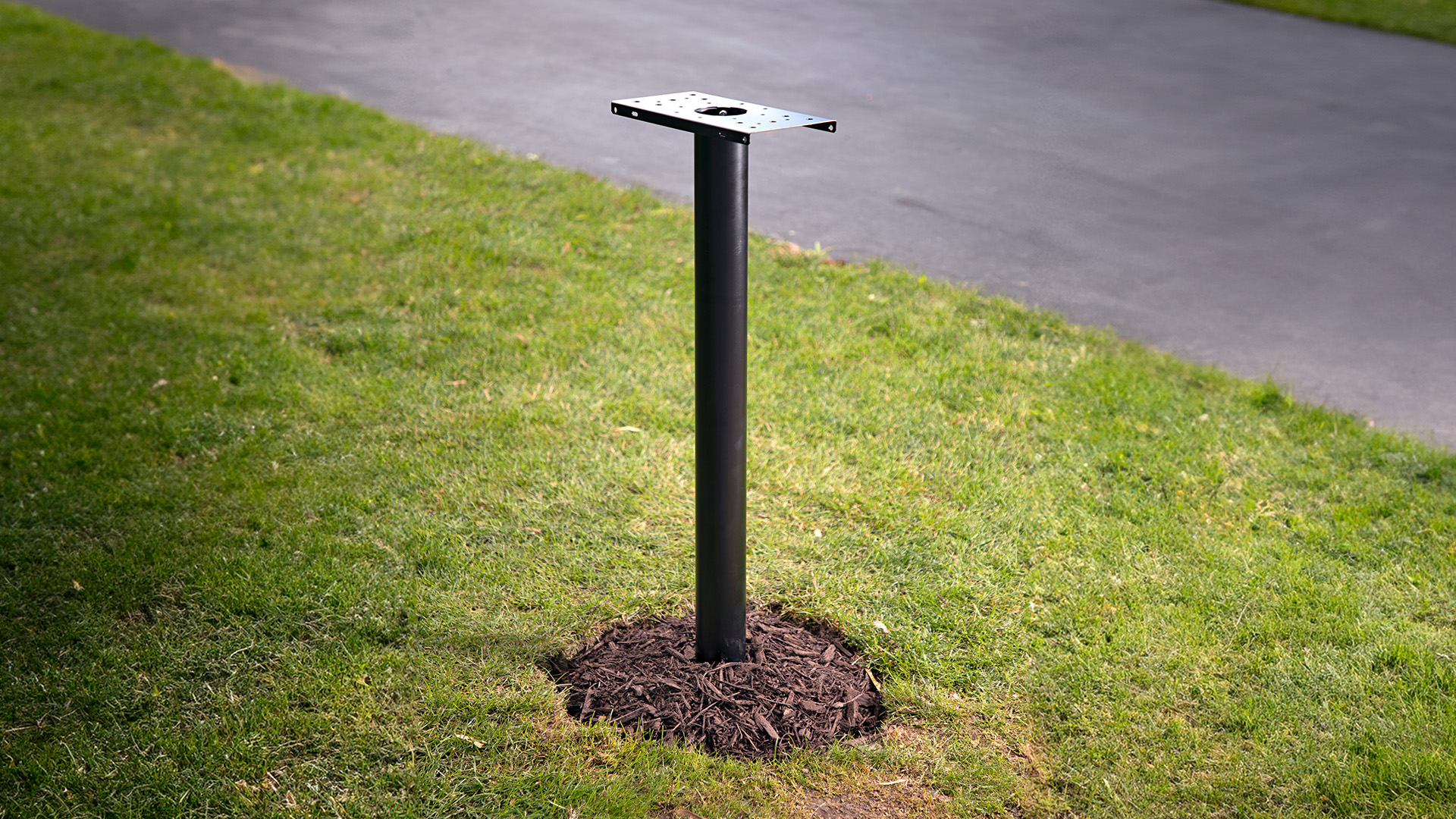 A broken or wobbly mailbox post can be a real eyesore, but replacing it ...