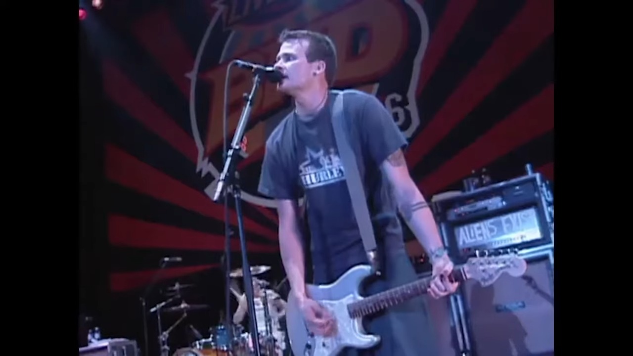 Blink-182 - All The Small Things (Live at Mountain View, CA, 1999