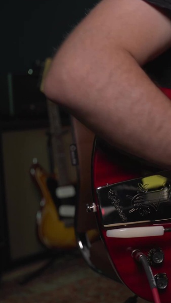 Another great mod video from our friends at Mythos Pedals! This