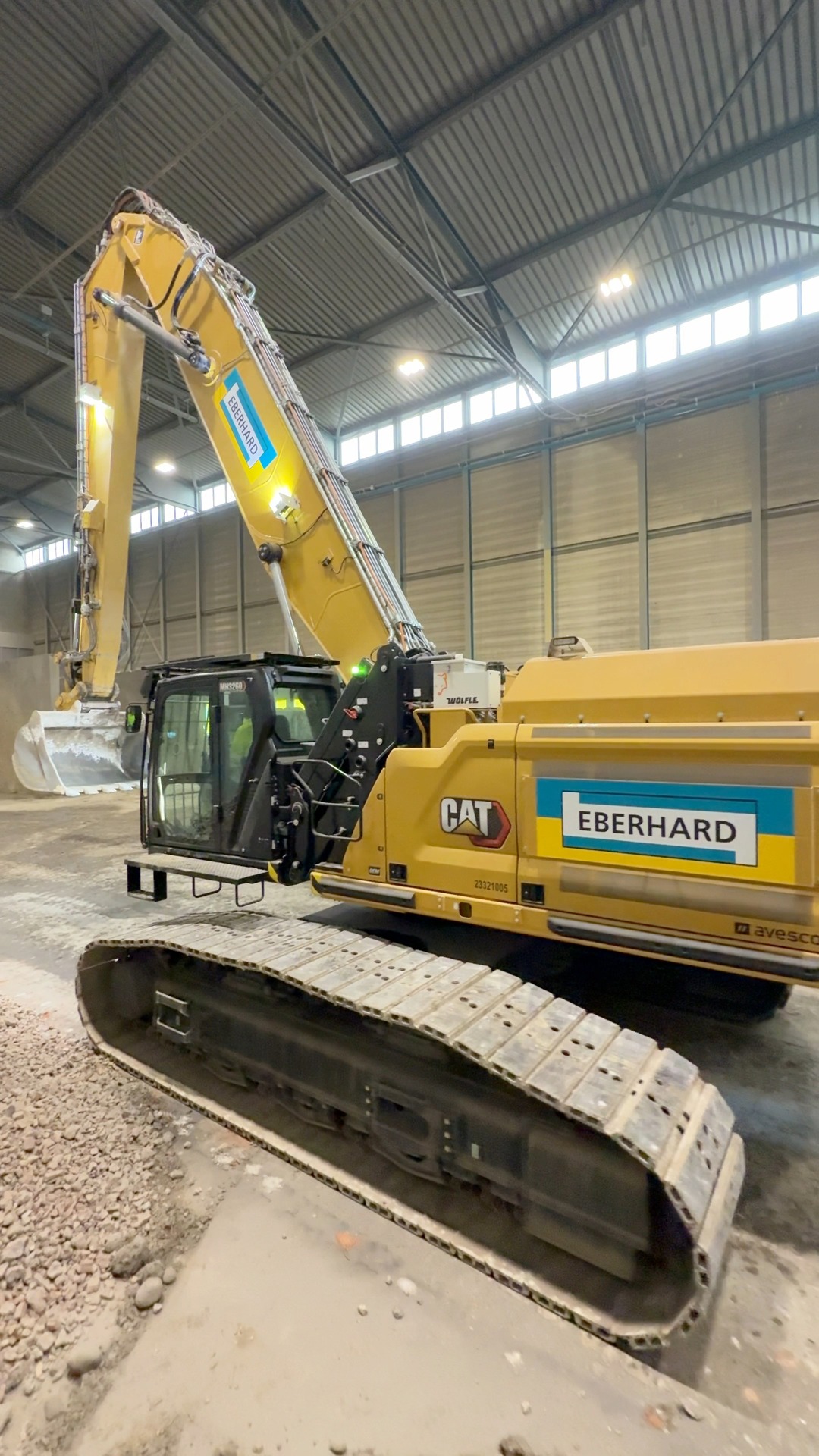 Eberhard's new Cat MH3260 material handler at their recycling