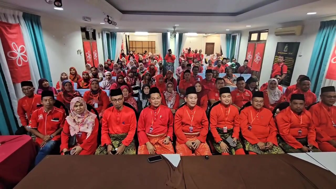 HADIAH HARI GURU PUN DAH TIBA.. MENTERI UMDAP MEMANG TAK BOLEH DIHARAP ...