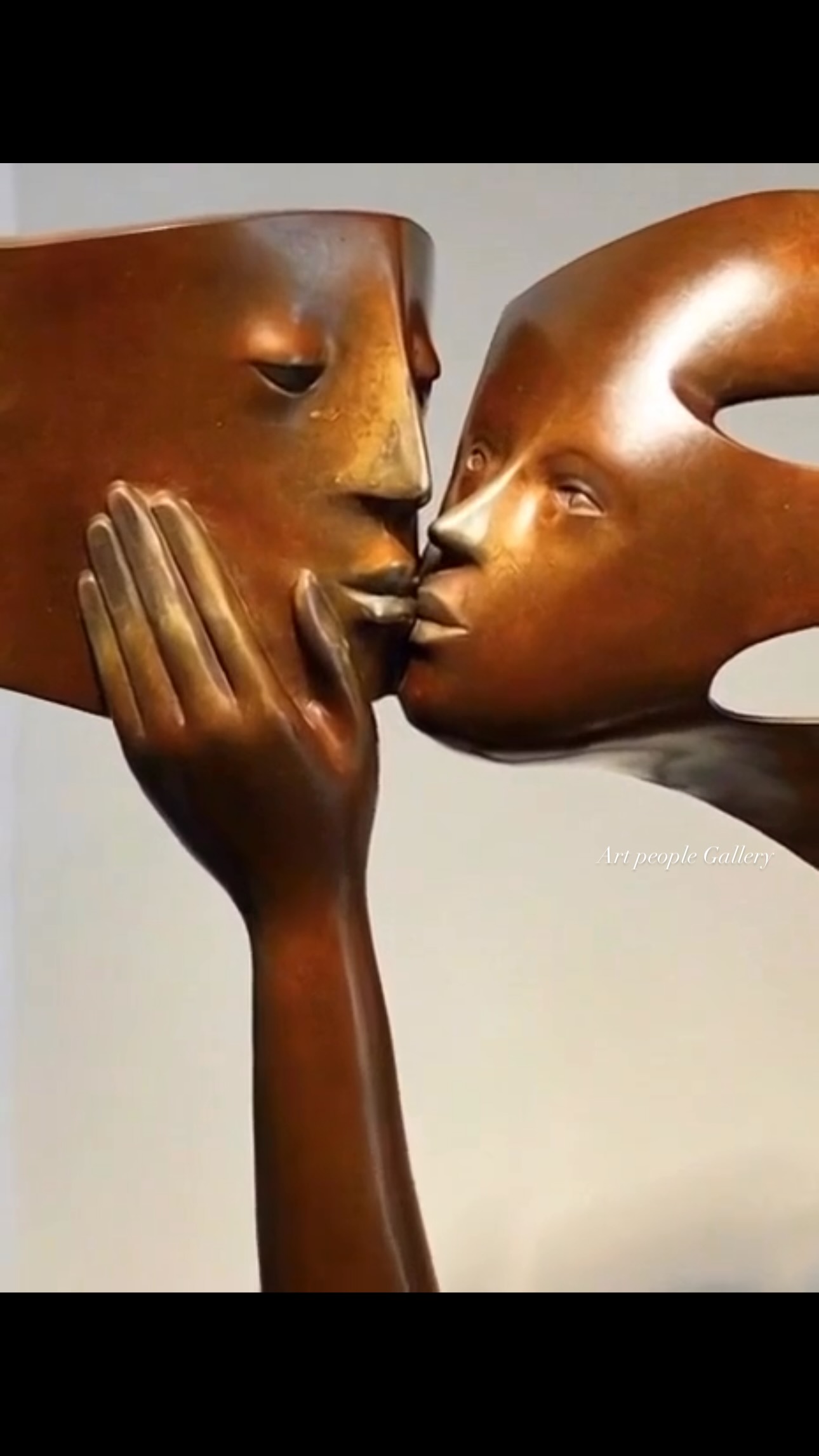 ✨ The Geometry of a Kiss ✨ “Art does not reproduce what we see 