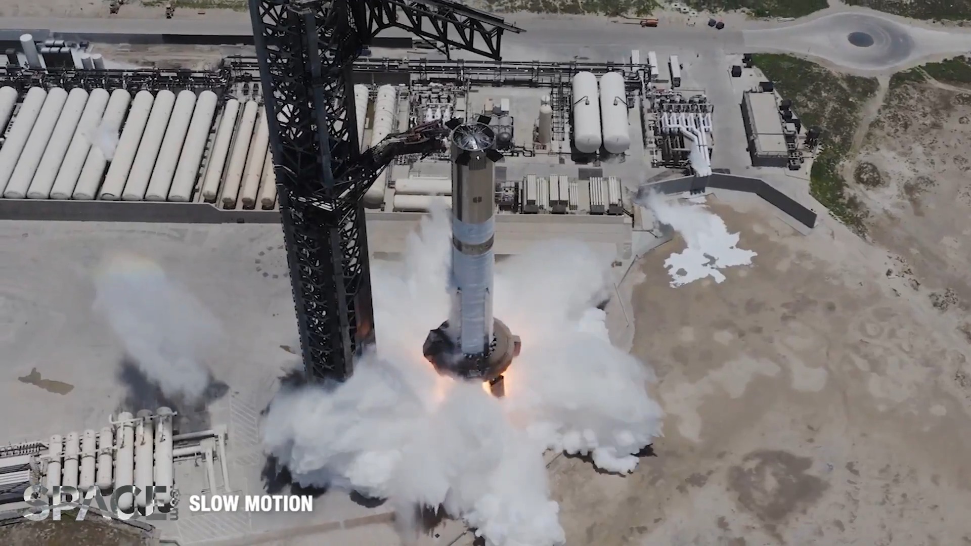 SpaceX conducted a full duration static fire test of all 33 Raptor ...