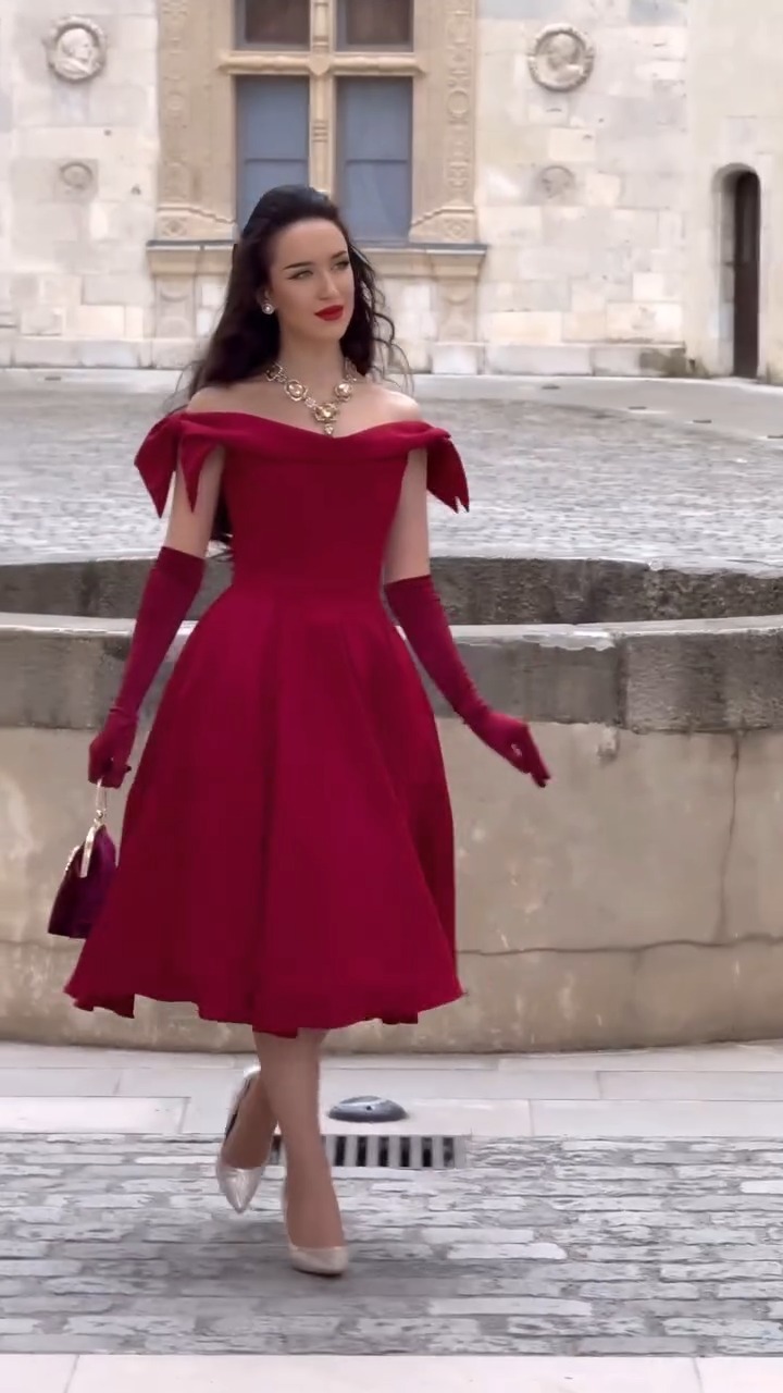 the pretty dress company Tilly Prom 10 / Raspberry Designed and made in the UK The Tilly Prom Dress in