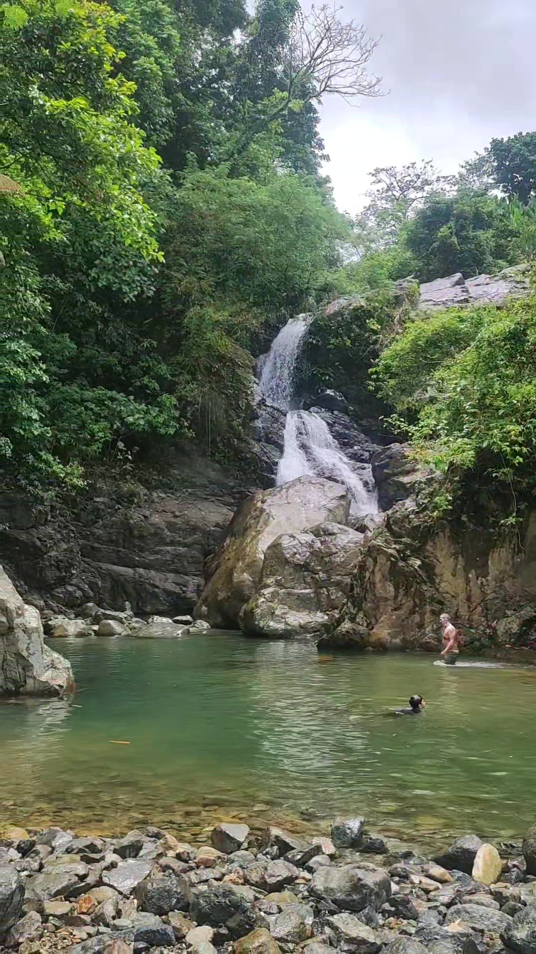 Solong Falls is a breathtaking waterfall located in San Miguel ...