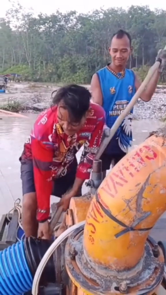 Hunting for gold with a mining raft in the morning..!!! #hunting # ...
