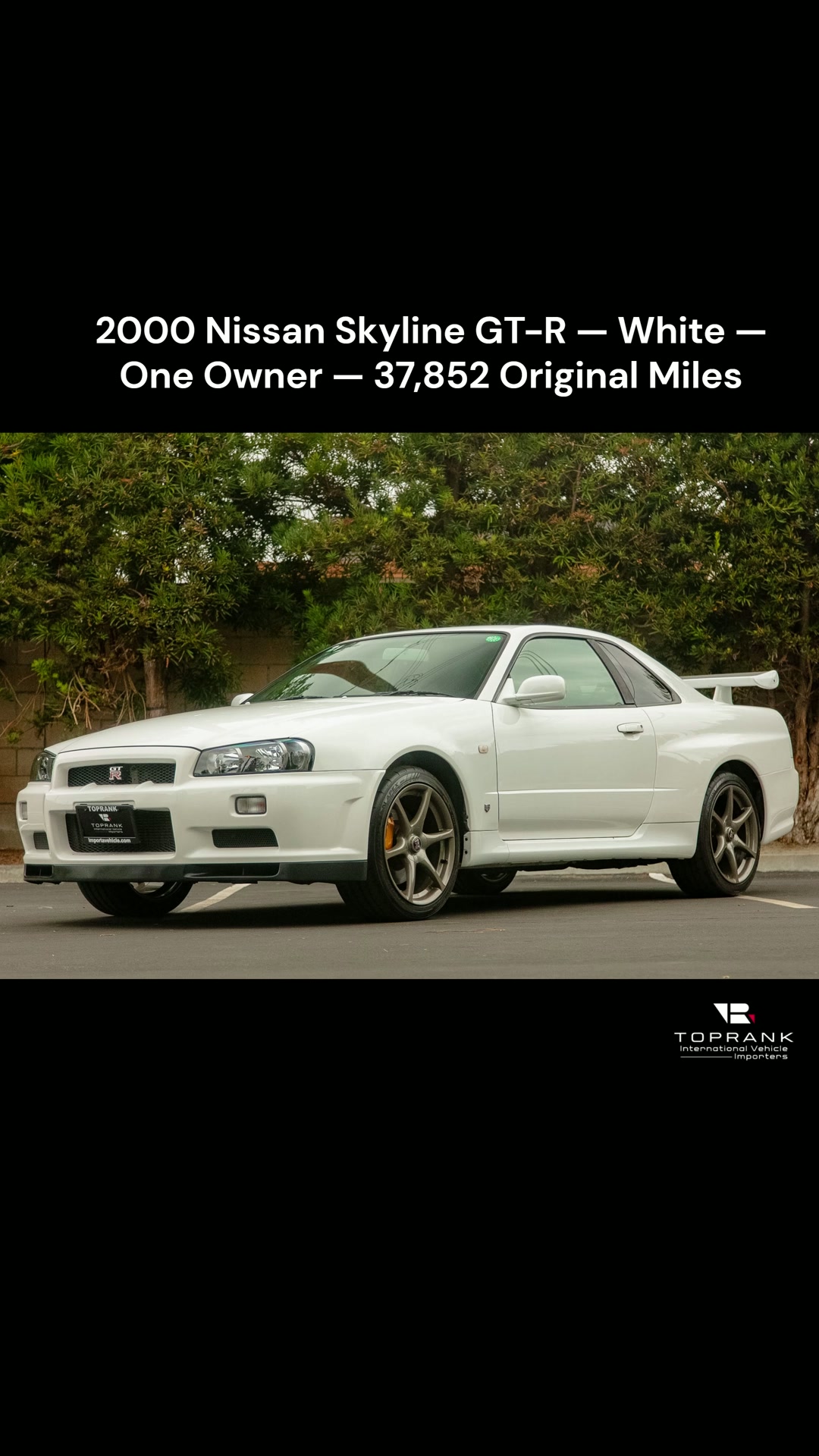 This 2000 Nissan Skyline GT-R is a clean, one-owner BNR34 finished