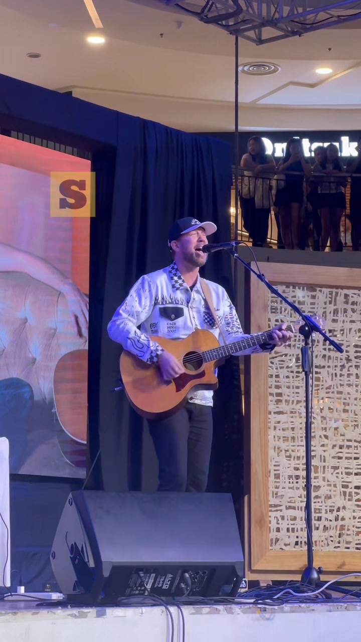 STEPHEN SINGS IN DAVAO 😍 American singer Rockwell Ryan Ripperger of ...