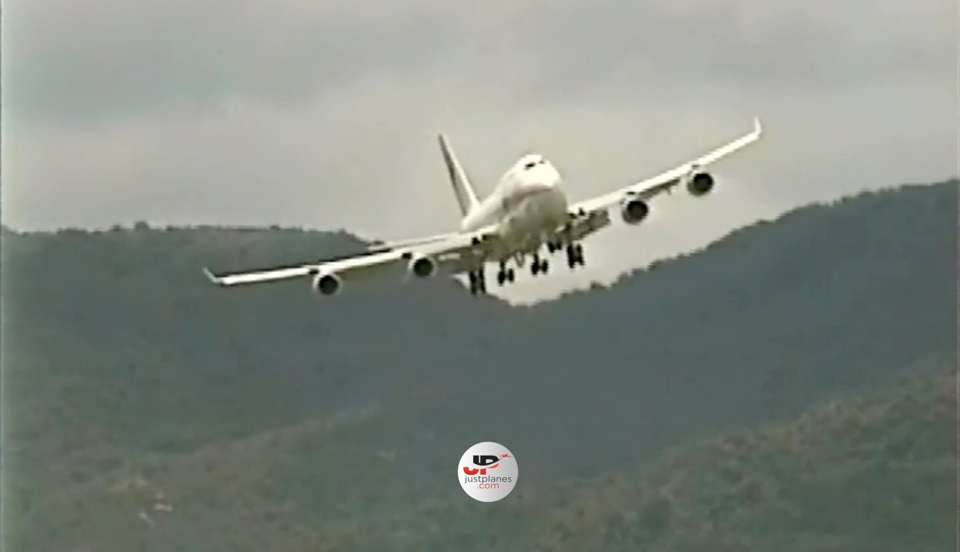 ✈️JAL 747-400 at Kai Tak #JapanAirlines #boeing747 #KaiTak