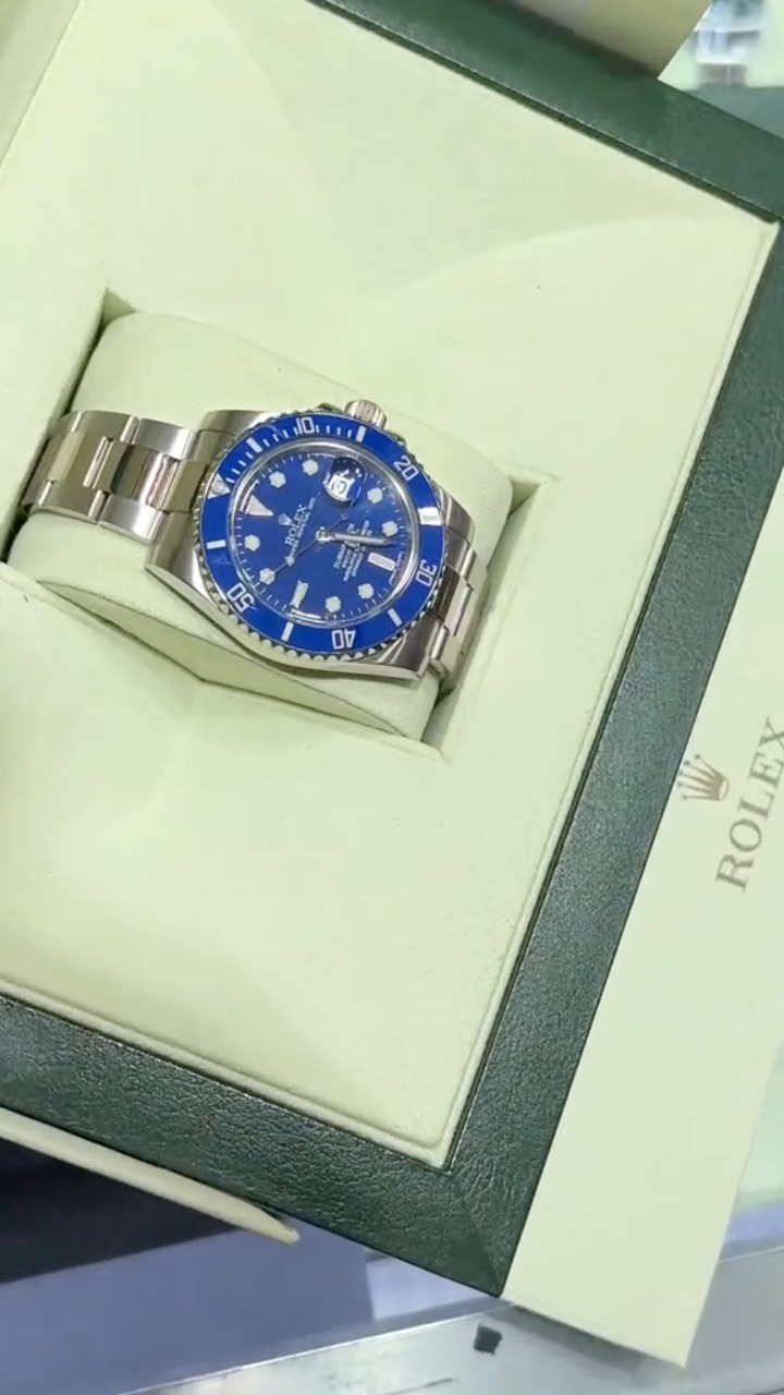 How to make money reselling luxury watches like Rolex on the streets of ...