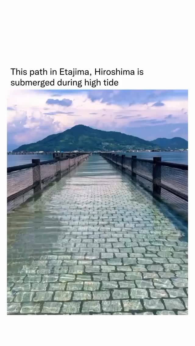 At Nagase Human Beach in Etajima, the path that gets submerged at high