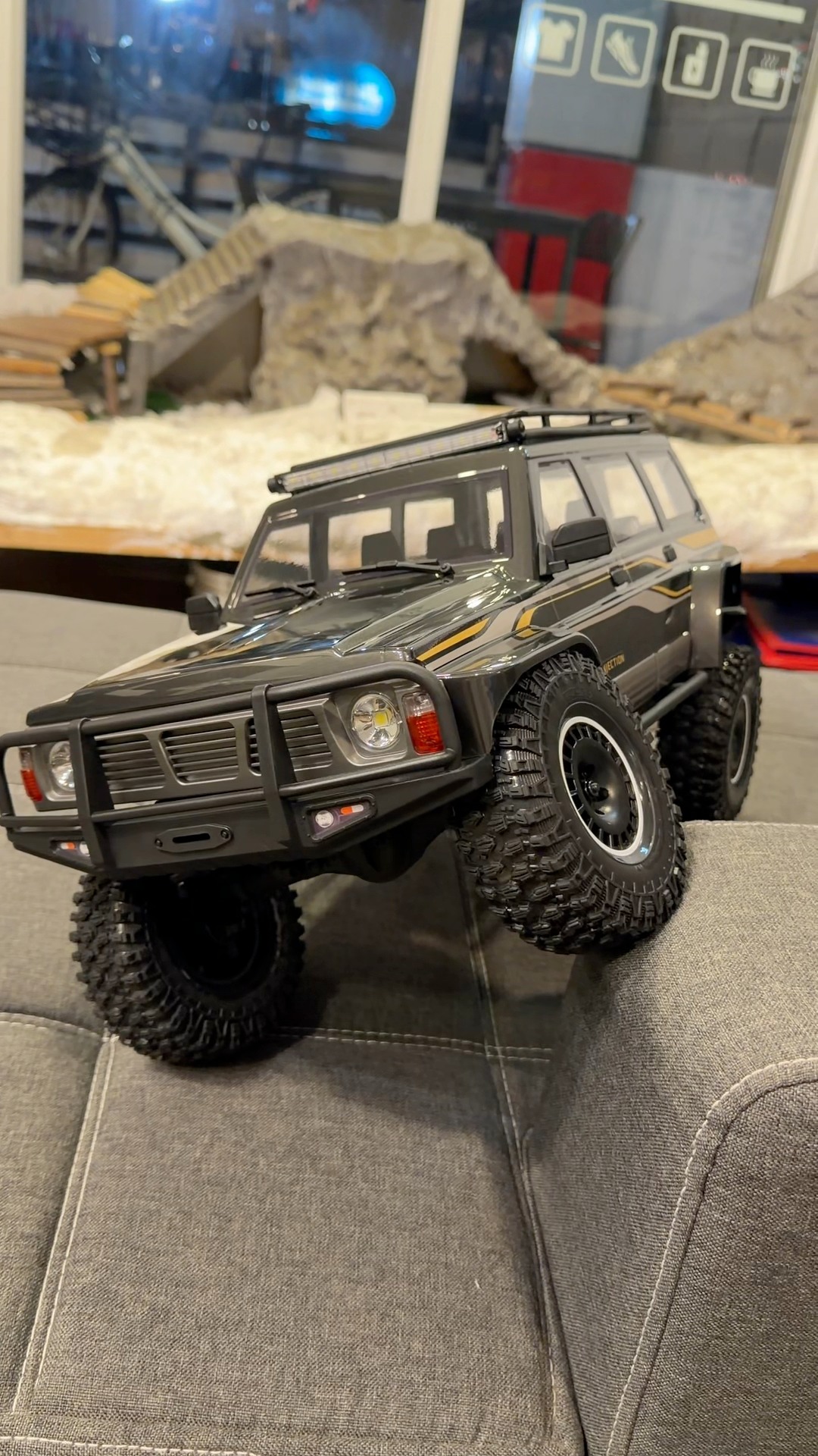 YK4101 pro rc crawler photos