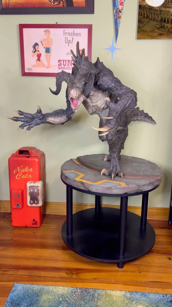 Completing Deathclaw figure from Lootcrate's Fallout boxes