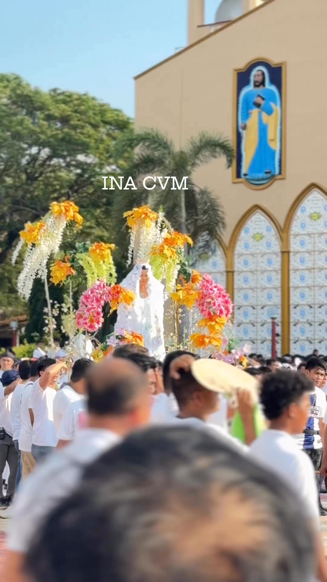 Sa tuwing Holy Spirit Week at inililibot ang imahe ni Apo Lakay, naroon
