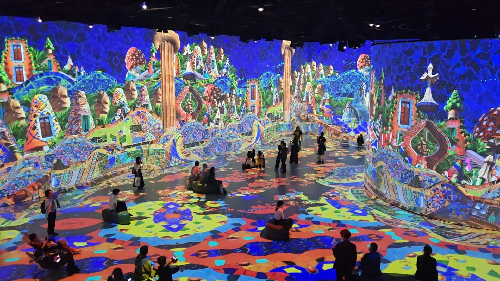 NEW ART SPOT ALERT? Step into Van Gogh