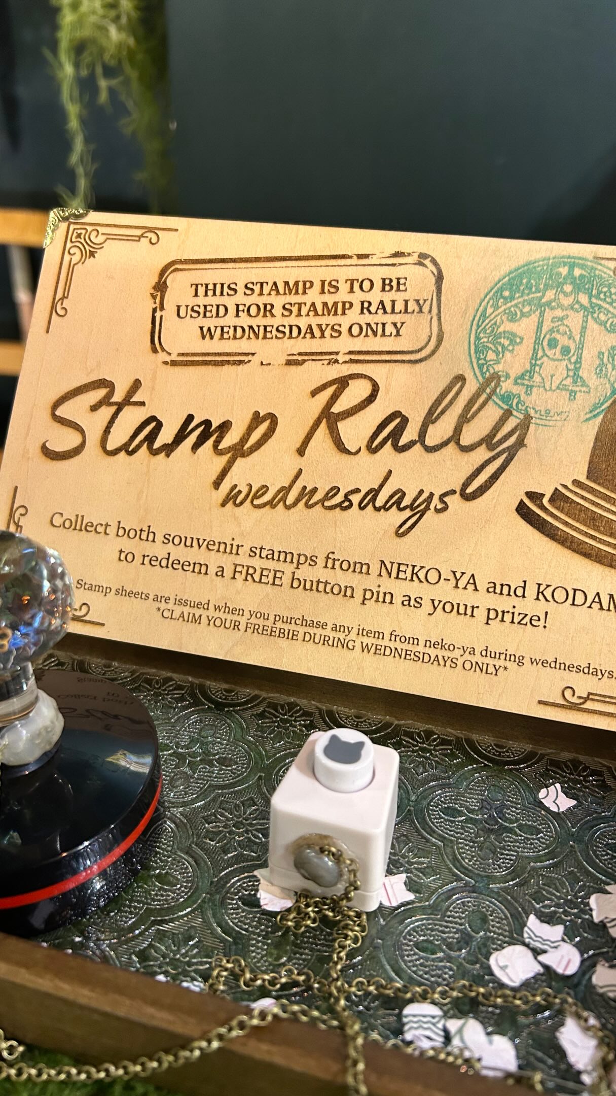 Collect both souvenir stamps from Neko-ya PH and Kodama PH to