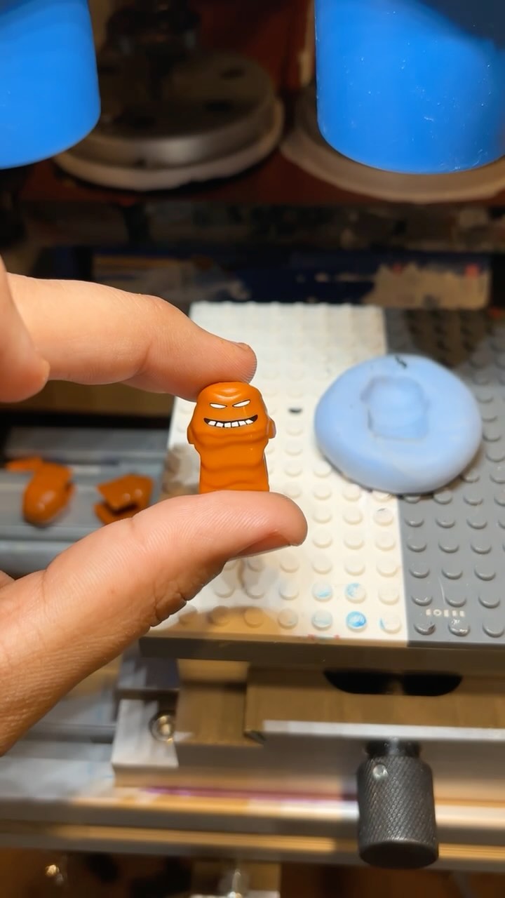 Pad printing our mud men on custom injection molded pieces! #lego # ...