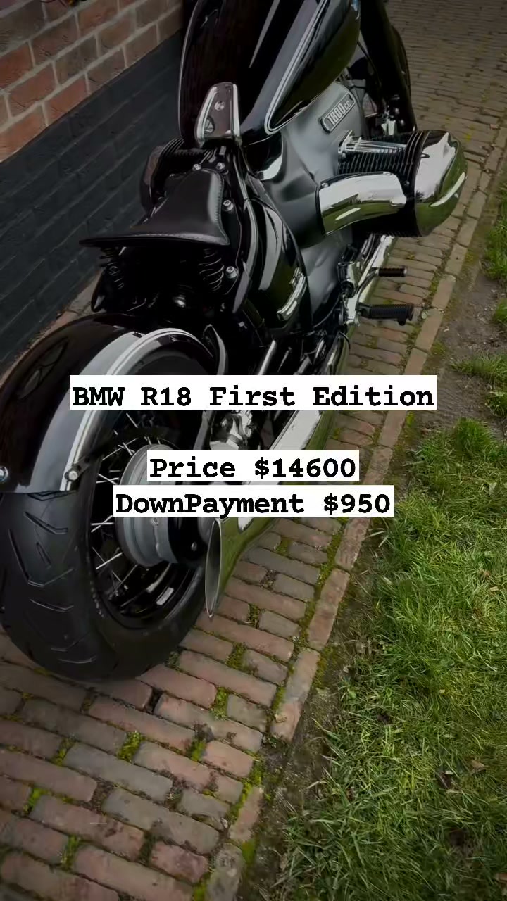Take a peak in the R18 welcome box | Tampa Bay Motos