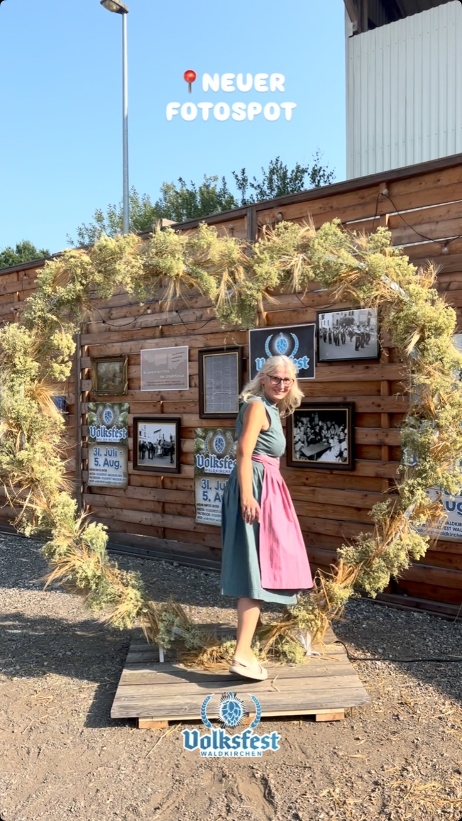 Volksfest Waldkirchen x der Stadtflorist , Kommts vorbei, machts Fotos und markierts uns😄, Herzliches Danke an das Team von Blumen Rotter, die das wunderschöne Herz in stundenlanger Kleinstarbeit