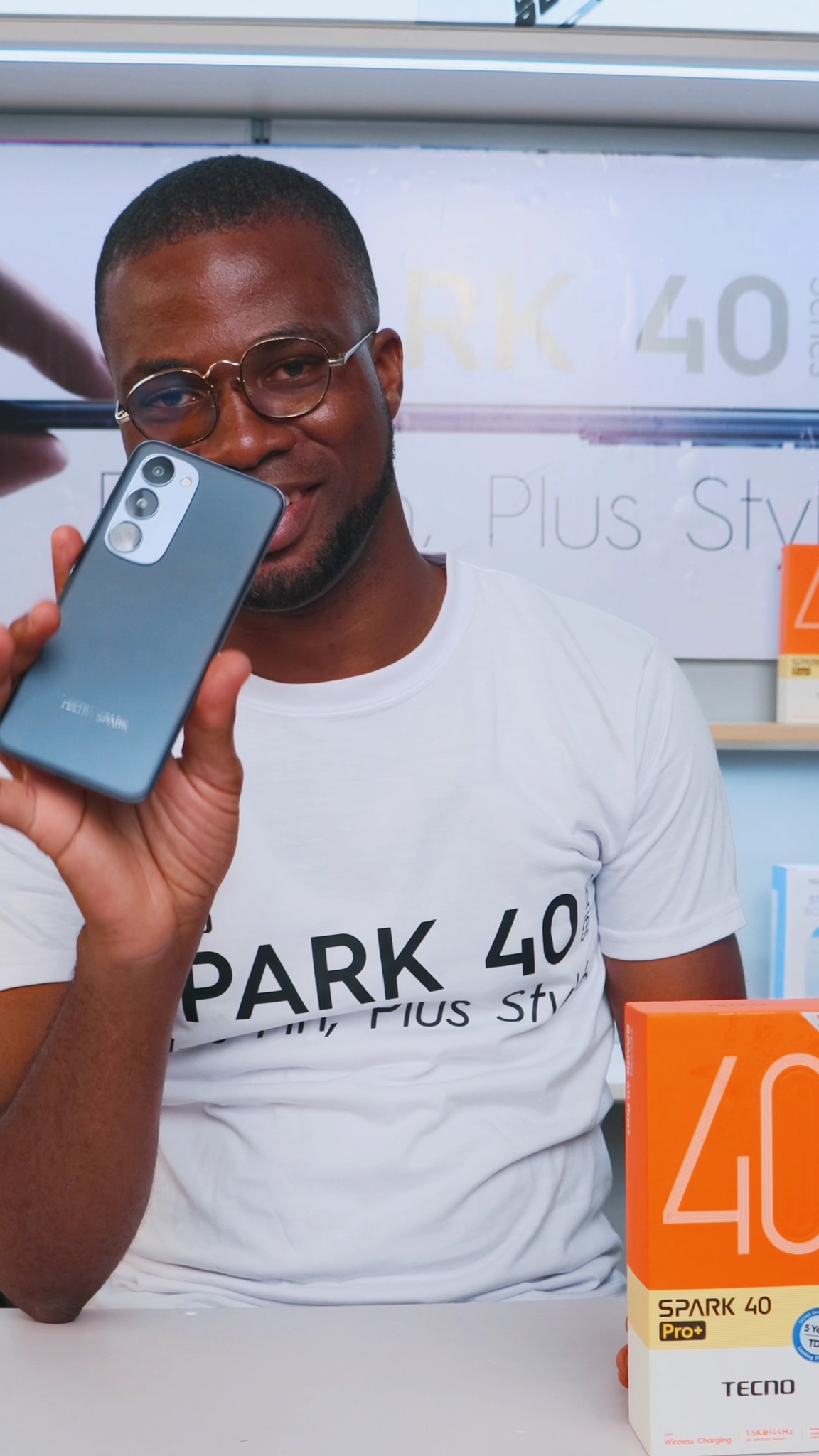 Découvrez Freelink, la nouvelle fonctionnalité du SPARK 40 Pro+ qui ...