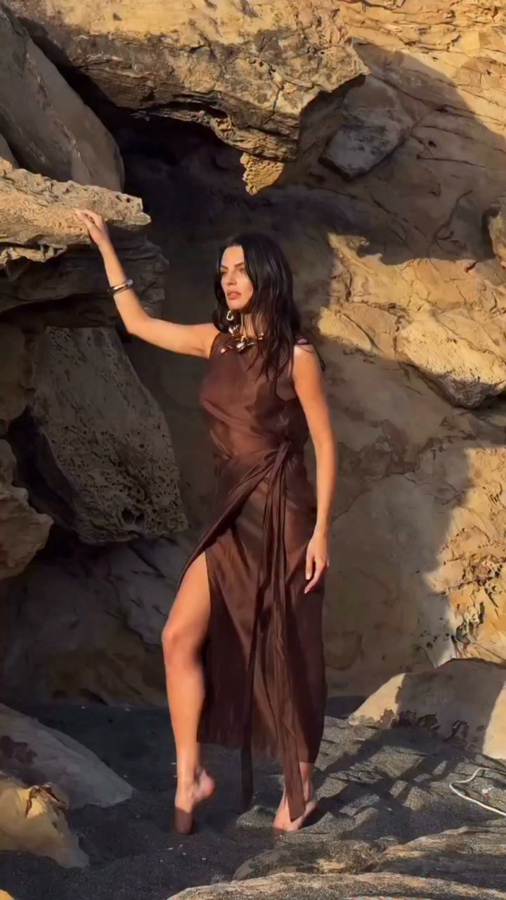 camila coelho brown dress The perfect vacay 🤎☀️ Whether you're headed to the beach club or a sunset dinner, the Mirelle Maxi Dress from Collection is perfect for every event on your itinerary ✨ Get it now Color:Light pink/Black infant girls smocking/applique Cozumel Dress - White