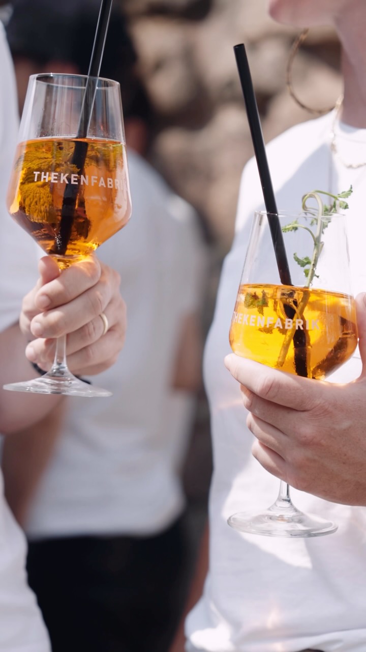 Danke, Hilpoltstein! Ihr wart einfach großartig! Unser Aftermovie vom Trödelmarkt ist da! 🍾 🍹 #thekenfabrik #burgfest #trödelmarkt | Thekenfabrik