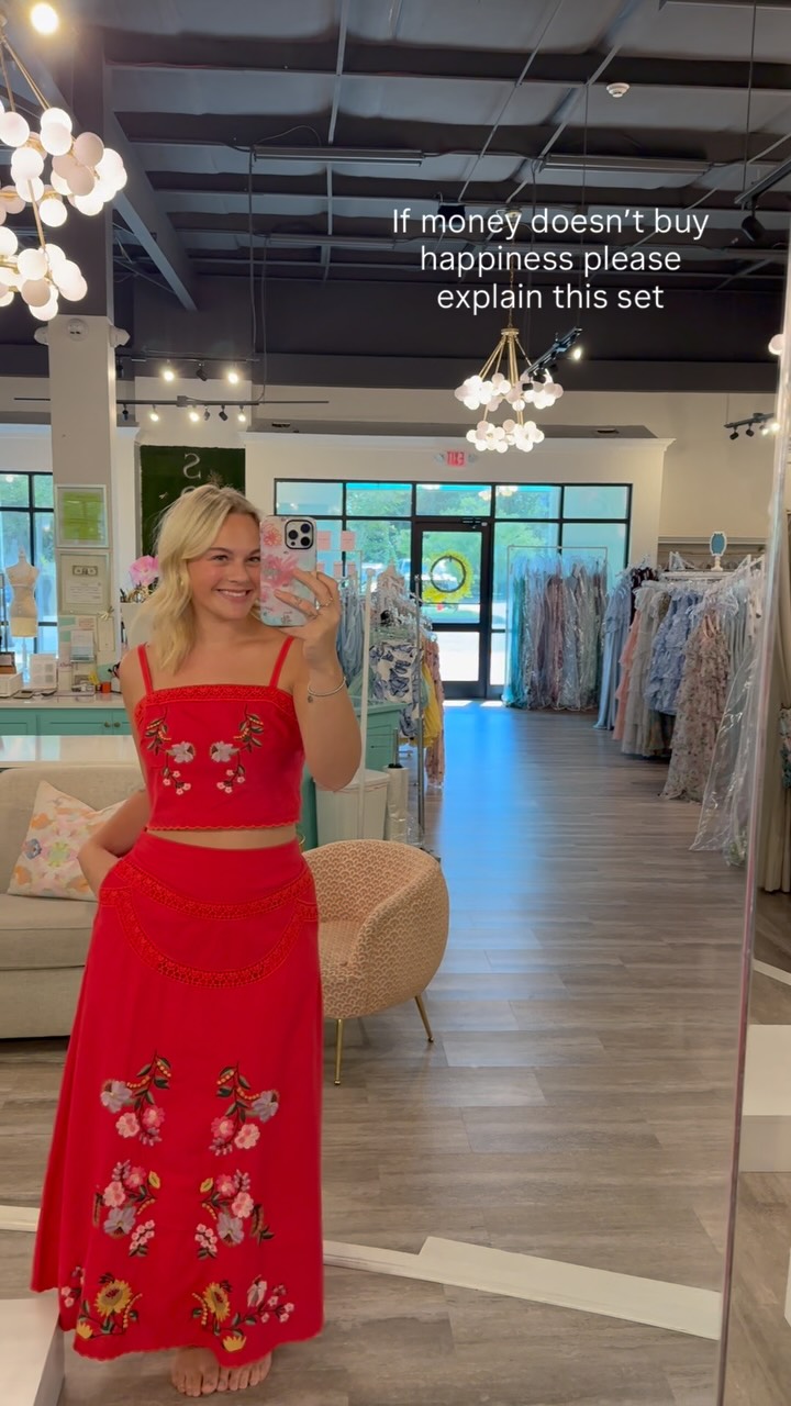 homecoming dress shops in valdosta ga Happy Labor Day!! We are open today from 10-6, and we can’t wait to see you❤️❤️ | Sophie’s Event Wear and More cathedral veil wedding set