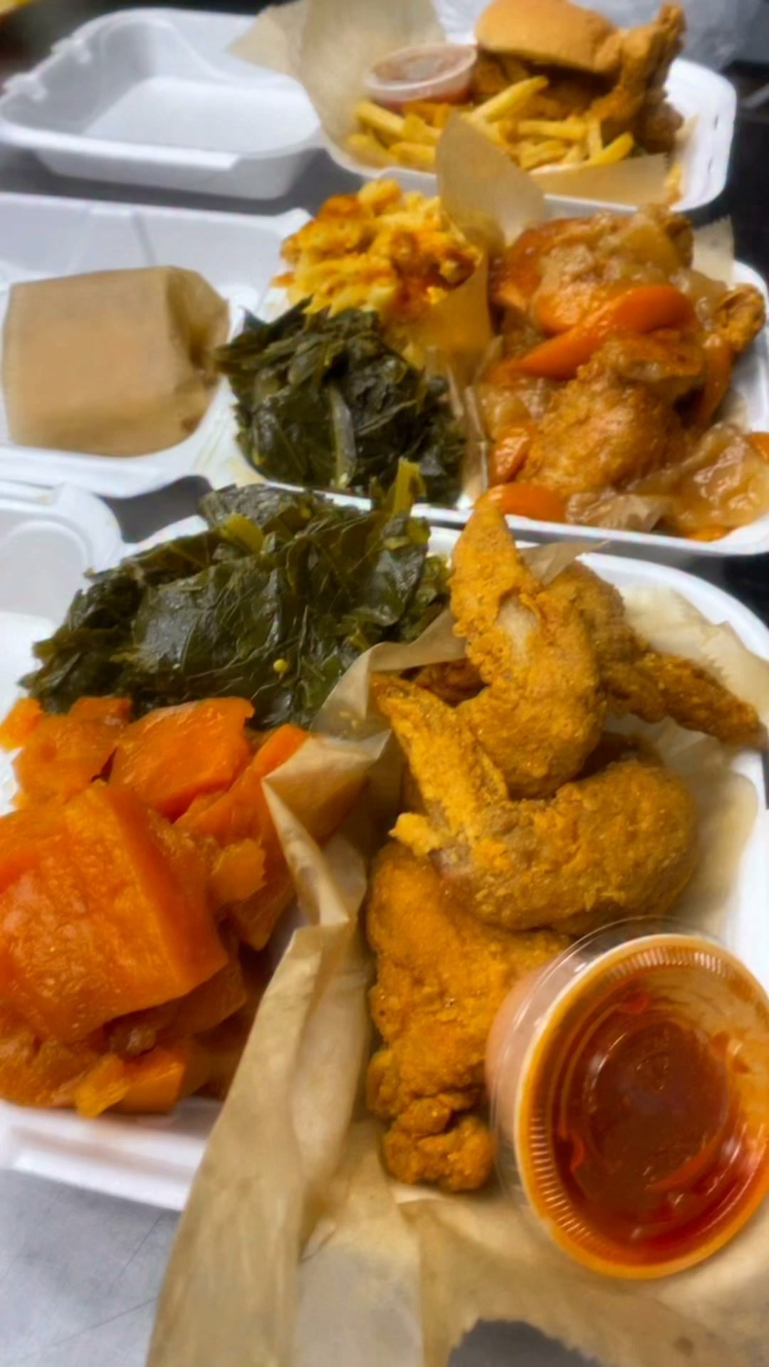 Let's Eat 😋 🔥Chef Londa Detroitbbqandsoul is serving up that