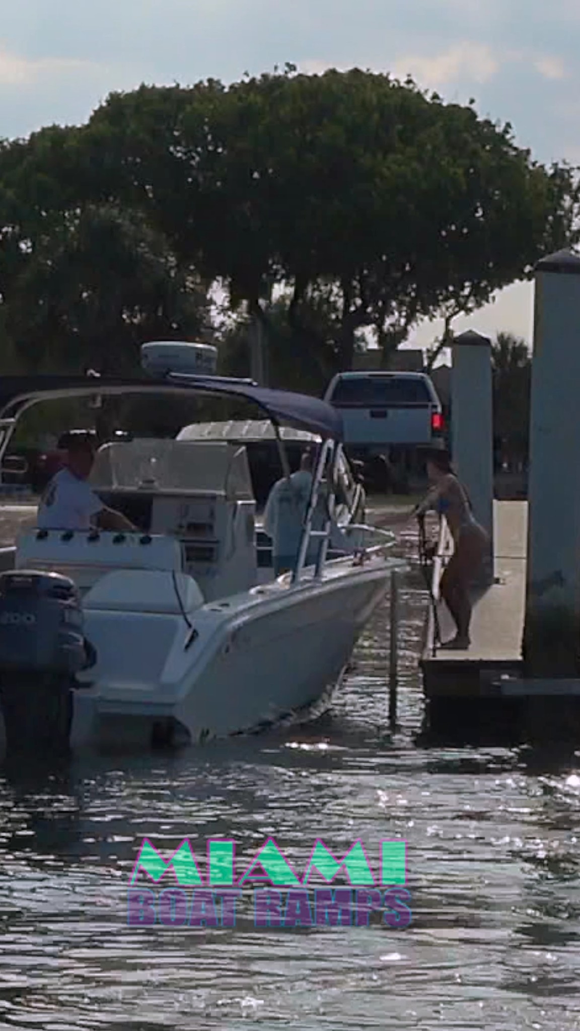 This crew is trying to get loaded but keeps missing! #miami # ...