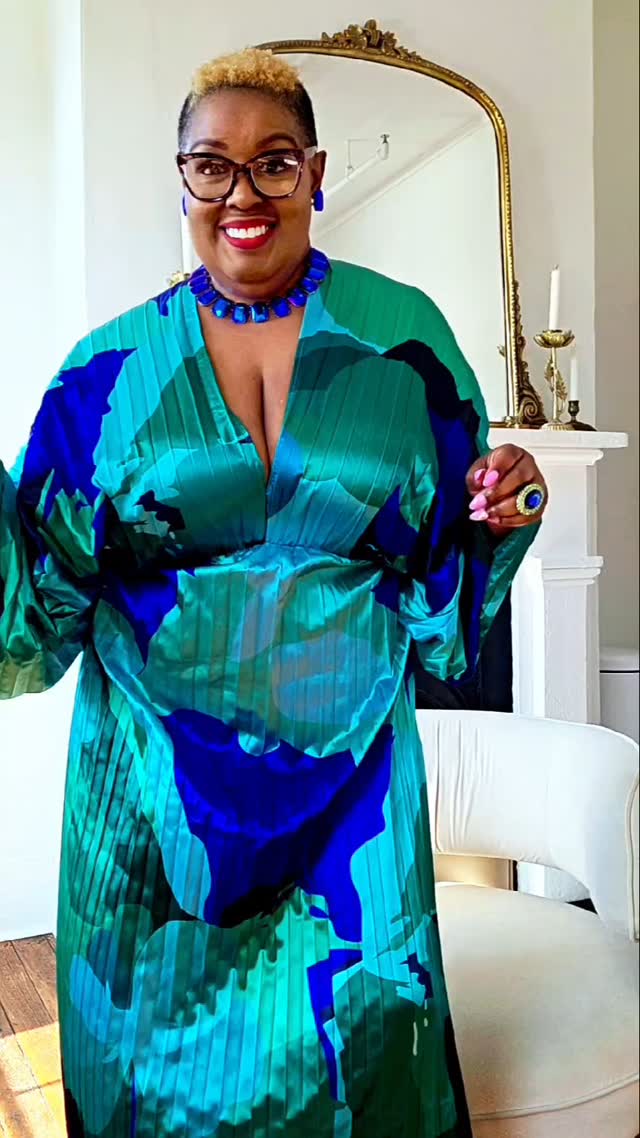shein blue and green dress Serving a look with this beautiful dress🌴☀️🌺🐬 Follow me on my LTK shop this look link in bio 🔗 🔍Search ON 🦋 Dress: 54645874 #fyp #fypviralジ #reels #fashioninspo #ootd Detail: Ruffles