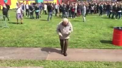 This is what Dance music is all about. An 83 year old man raving to ...