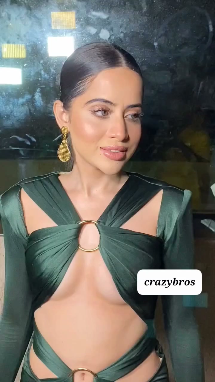 urfi javed green dress looking so gorgeous in her unique outfit 😍 #UrfiJaved | crazy' bro's [color:BLACK SEQUIN ]color:Black