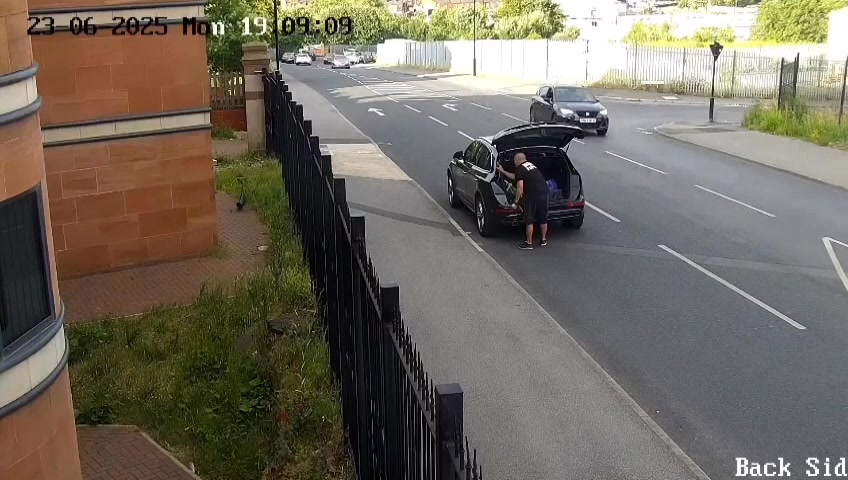 SHOCKING MOMENT MAN DUMPS RATS OUTSIDE... - Sheffield Online | Facebook