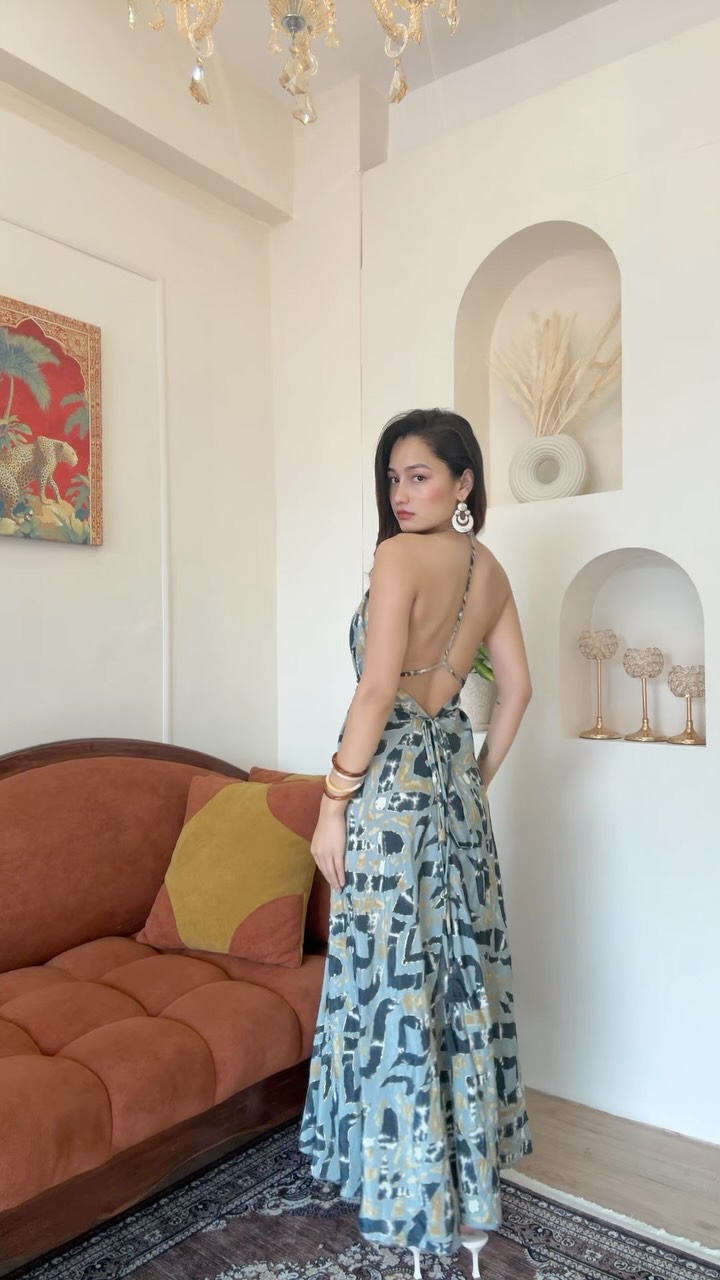 how to tie backless dress Four different ways our dress✨🌙 #karmanepalcrafts# backlessdress#bohovibe#SmallBusiness#90sboho New 45 days/Selling 90 days Products - To Promote Halter tie black dresses for graduation Color:05 Green Print