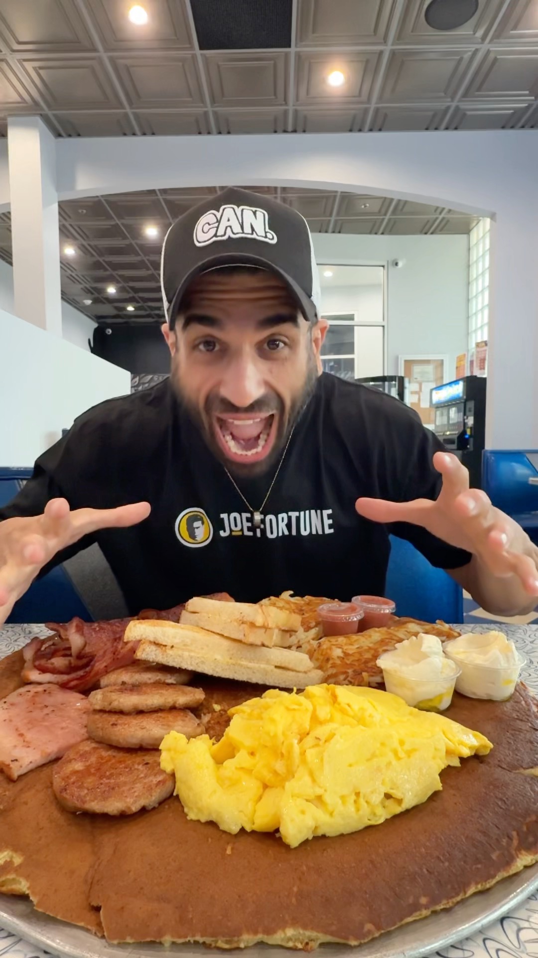 I'm back at The Nicollet Diner in Minneapolis, Minnesota to
