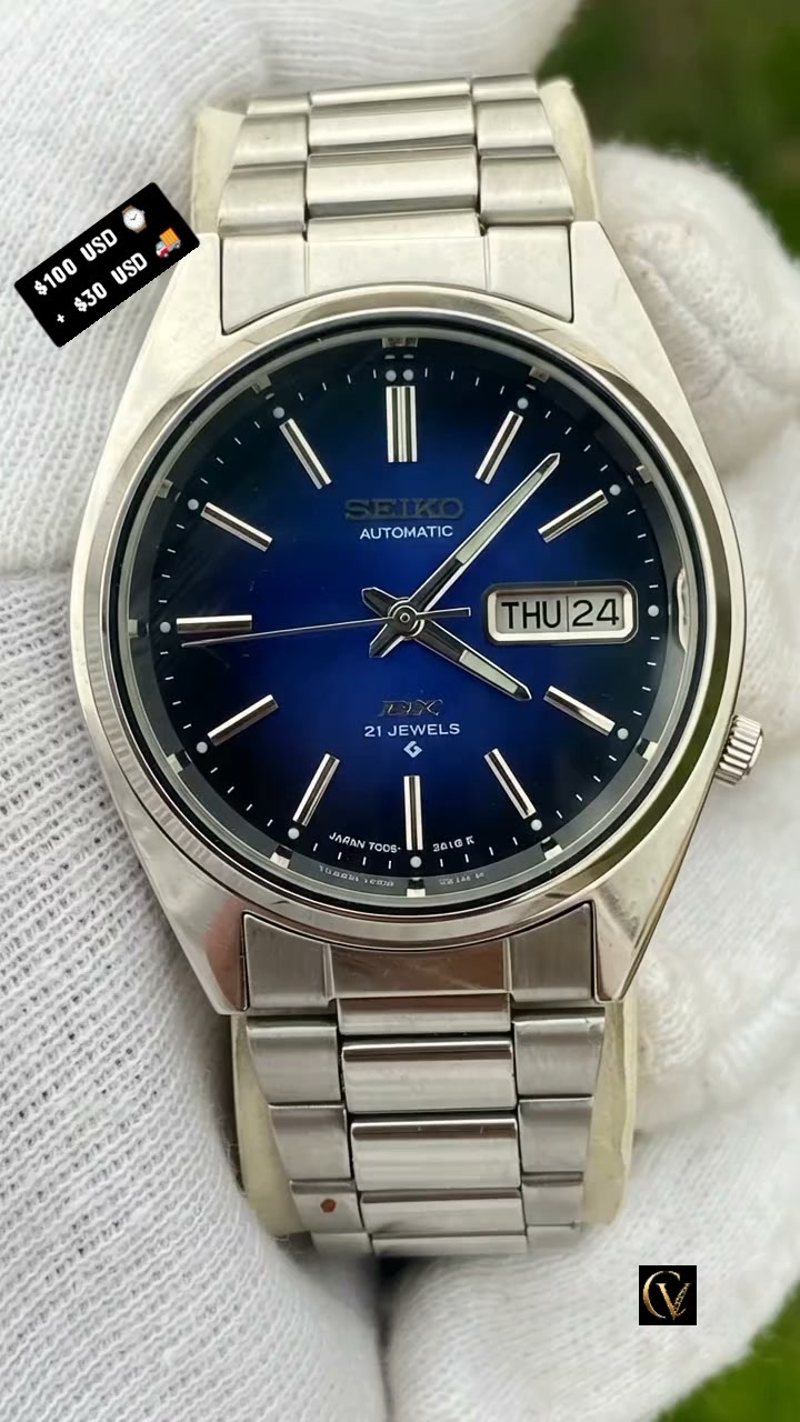 Seiko DX Automatic watch, model 6106-5470, is a vintage piece from