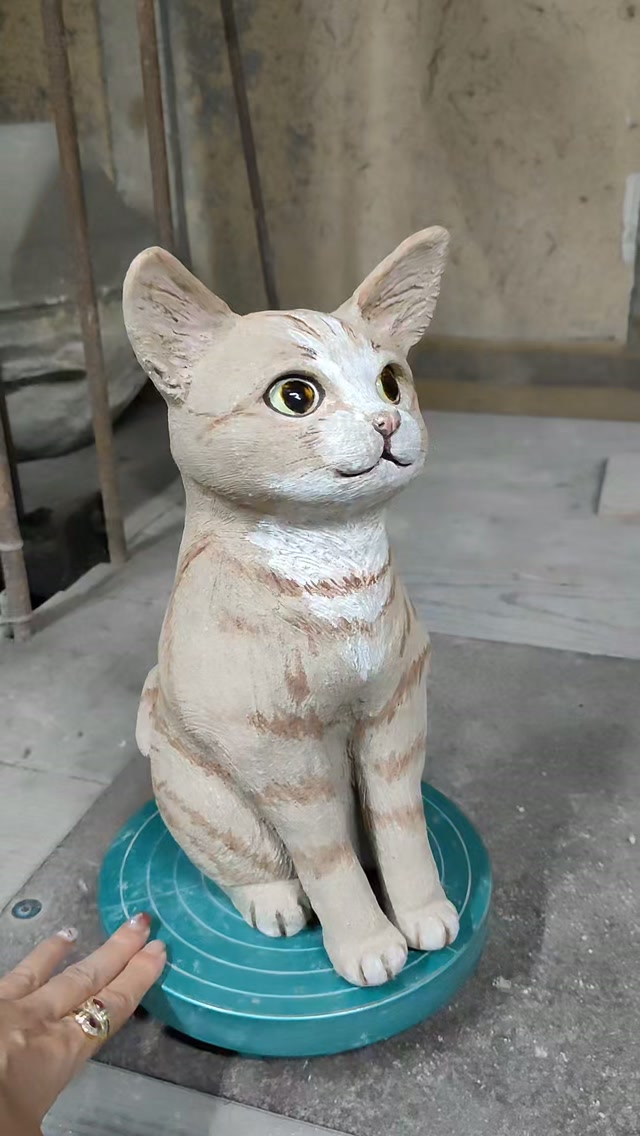 TOKONAME NEKO の招き猫の絵皿を8枚だけ作り、本日窯出ししました