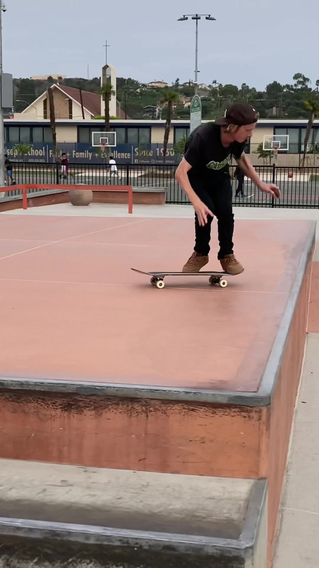 Nollie 180 hardflip | Jeff DeChesare