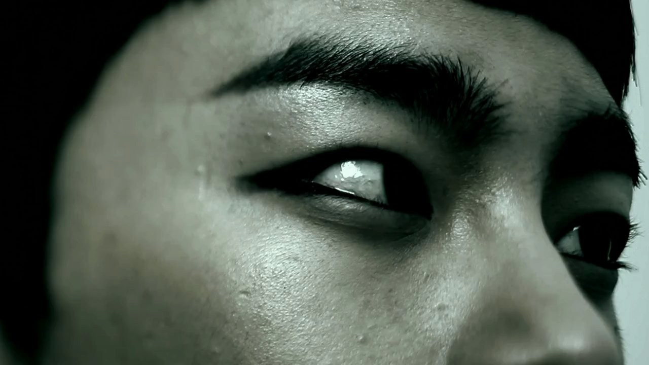 ソ・イングクのデジタルシングル「Broken」（2011.3.31発売）の 