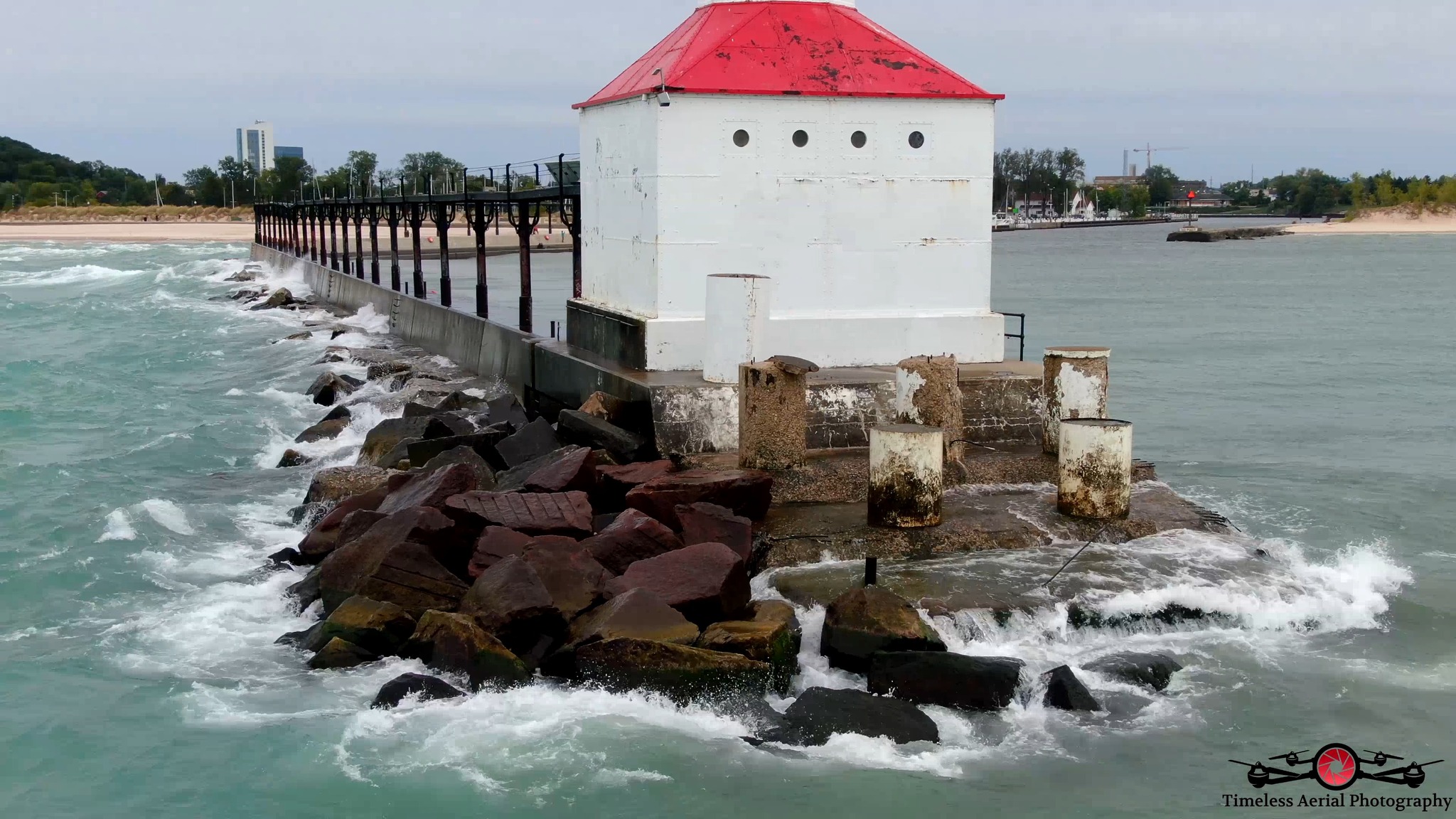 Waves Hitting Lighthouse Pier Lake Michigan Waves Hit Michigan City