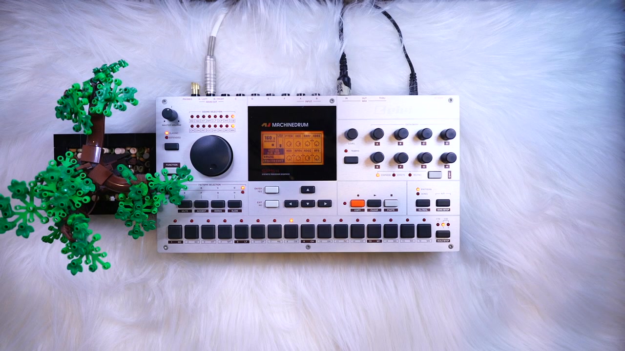 NUNOMOの「QUN MK2」は、シーケンサーとルーパーを搭載したパワフルで