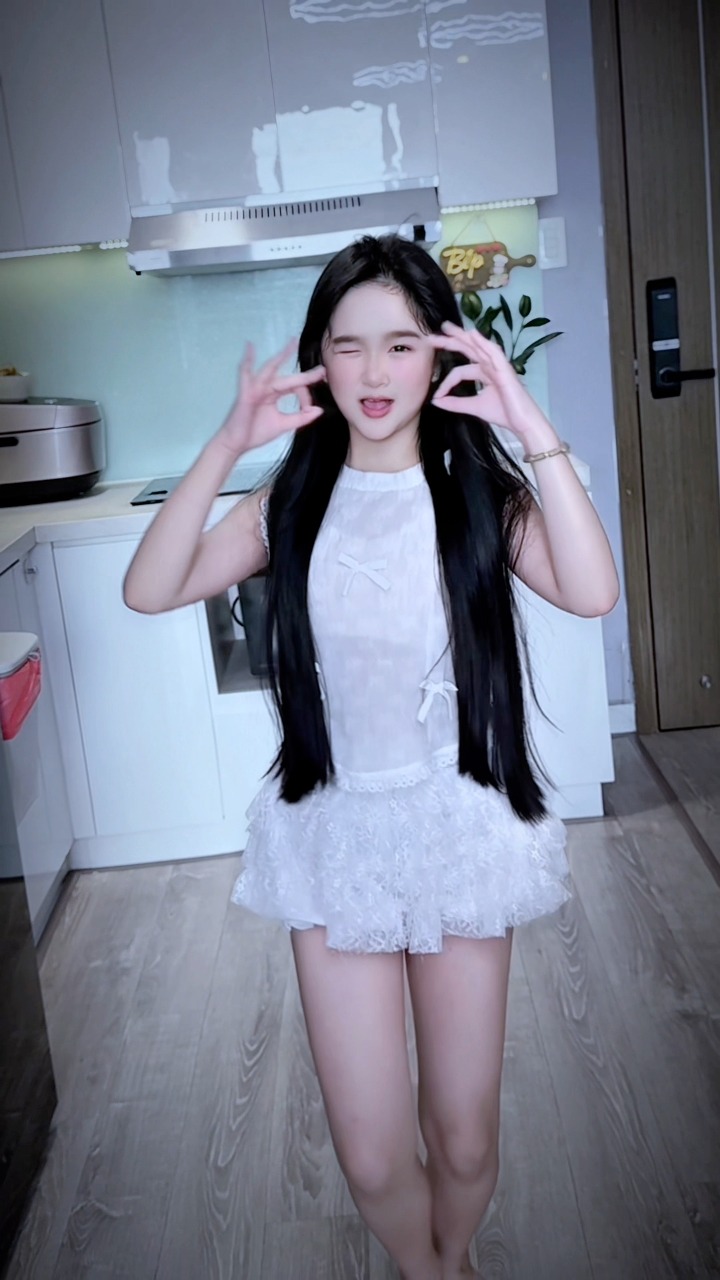 Nhớ Tram Anh quá à 💕 | Nguyễn Thị Cẩm Vân | Facebook