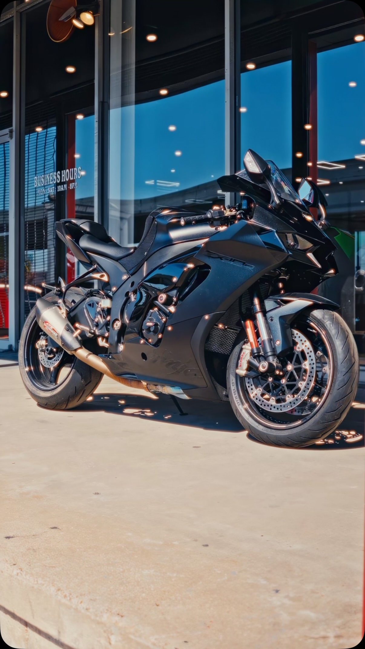 🏍️ Kawasaki ZX-4RR: Small Displacement, Big Attitude 💚 Meet the