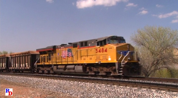 Big GE locomotives dominate these scenes on Cajon Pass in early 2012 ...