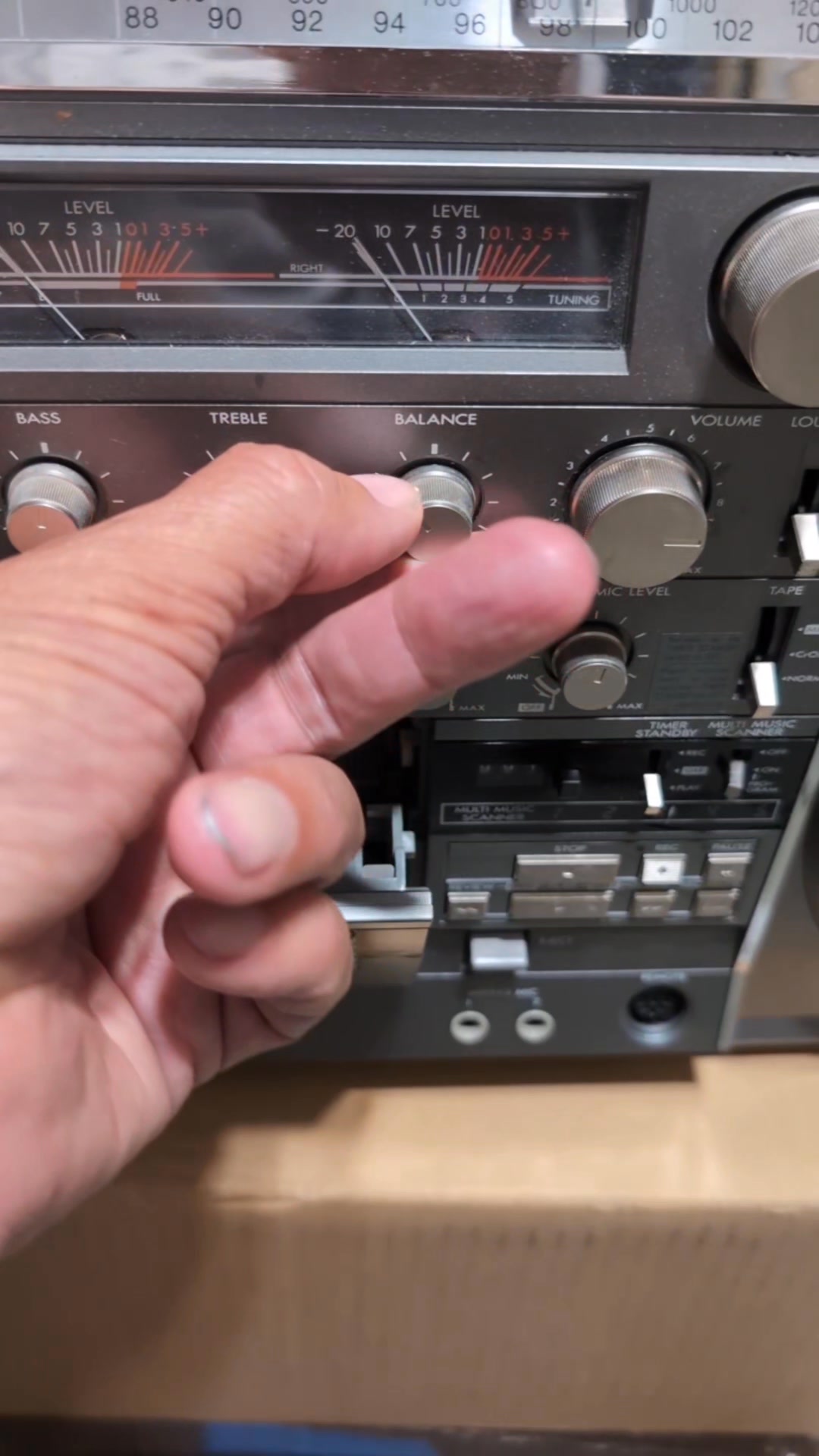 Victor RC-X 90 boombox review and features