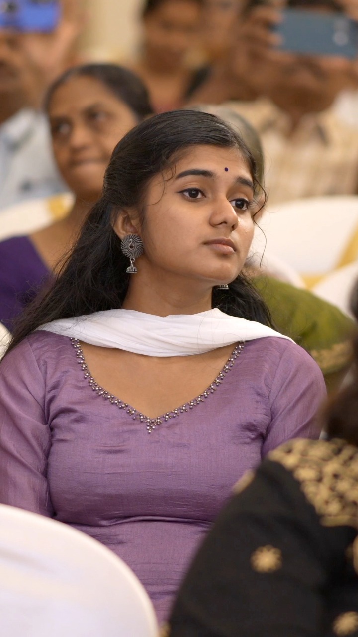 Navaneeth Unnikrishnan - Singer