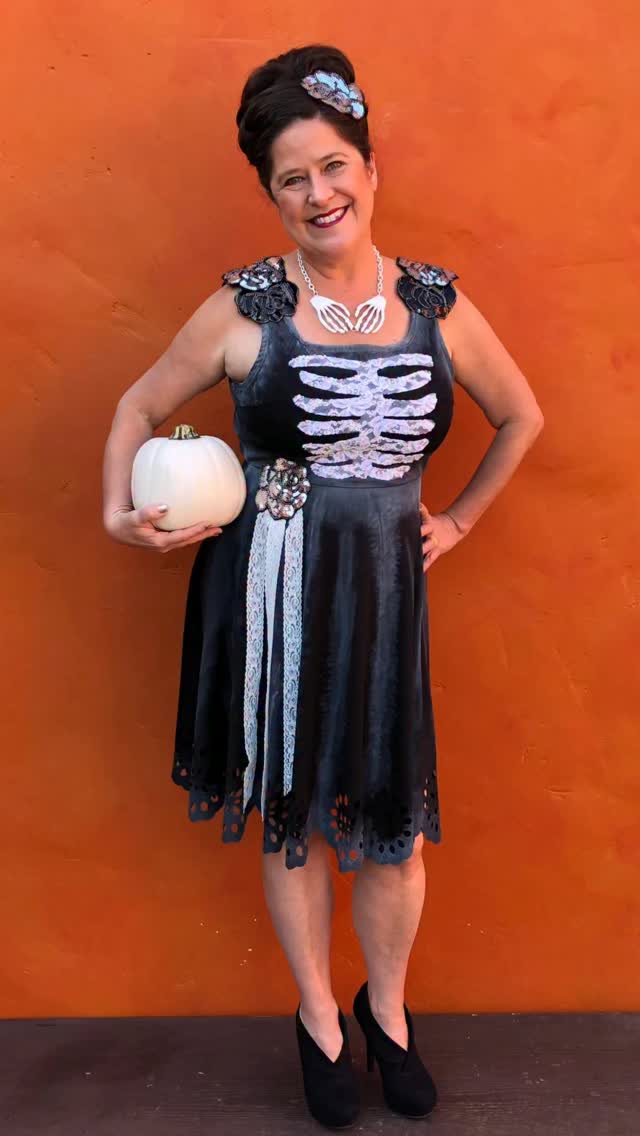 black dress diy halloween costume a rib cage dress! I’m using Mod Podge, paint and lace to create custom spooky Halloween fashion! I started with a plain but you can do this on any color. #diy womens all black halloween costumes
