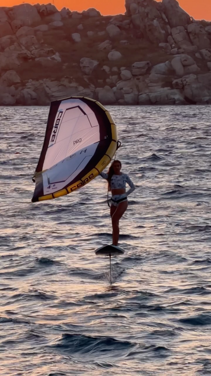 Wingfoiling for sunset is just next level! ✨❤️ | Alina Kornelli
