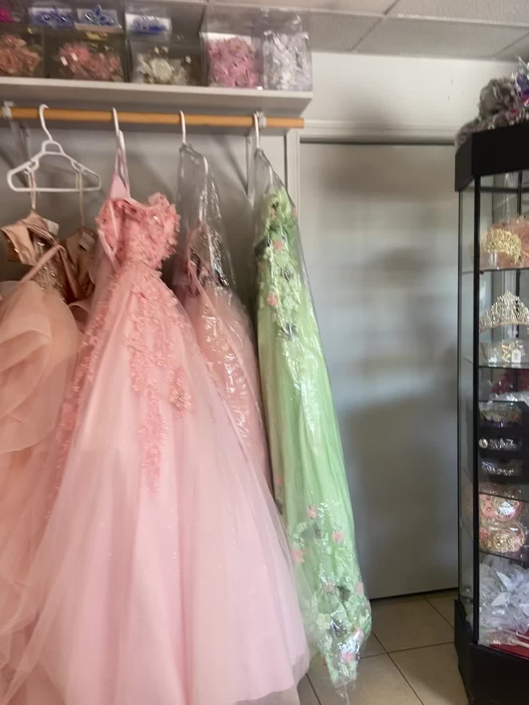 homecoming dresses in gonzales 🎯1201 N burnside Ave la 70737, ☎️(225)313-2822 | Bella's Formal LLC YGroup_colourway-charming