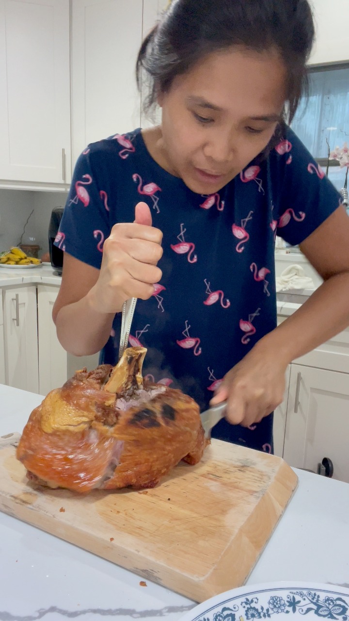 Nakapag lechon ng maliit | Inday roning | Facebook